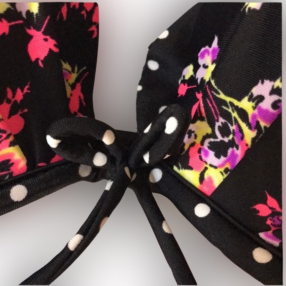 Retiring Soon! Victoria’s Secret Bikini Bra Top 32D with Ruffle Polkadots - Picture 3 of 11